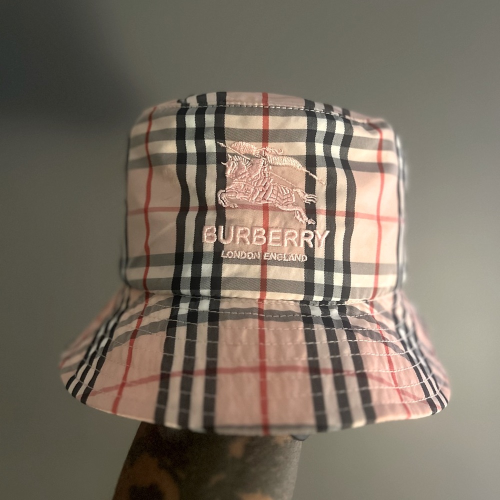 Supreme x Burberry bucket hat, M/L